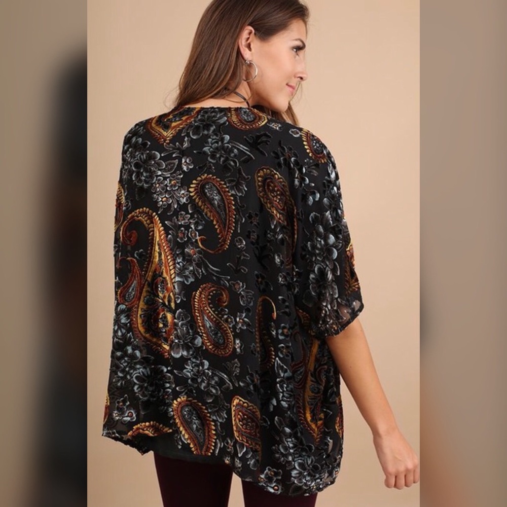 Black Velvet Burnout Open Front Kimono - Picture 4 of 4